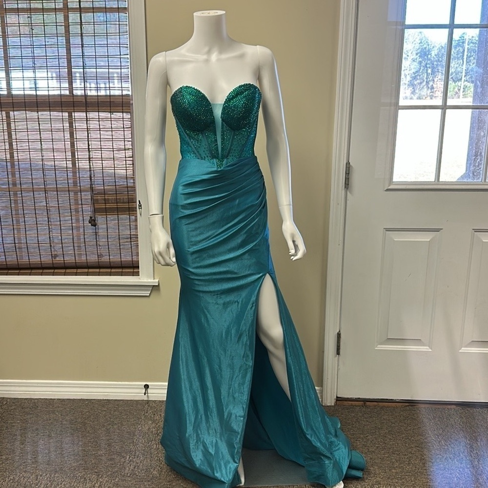 Sweetheart Neckline Corset Bodice Evening Dress by Colors Dress